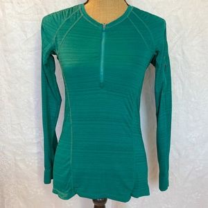 Athleta Women's white work out top, size small